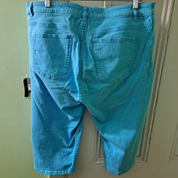 Chaps Women's Capri's - Picture 5 of 8